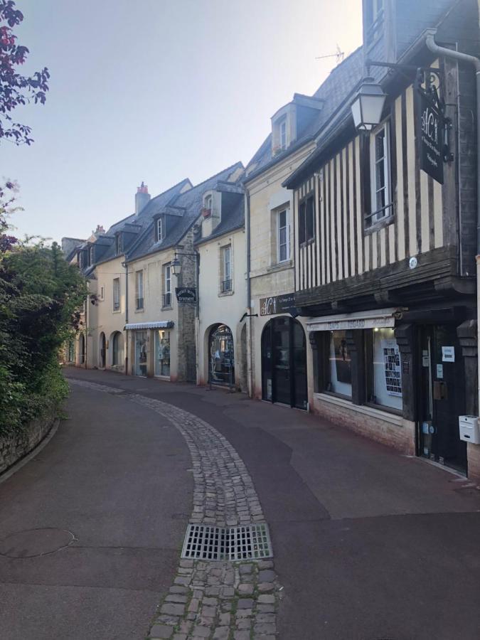 Charmant Appartement Au Coeur De Bayeux Exterior foto