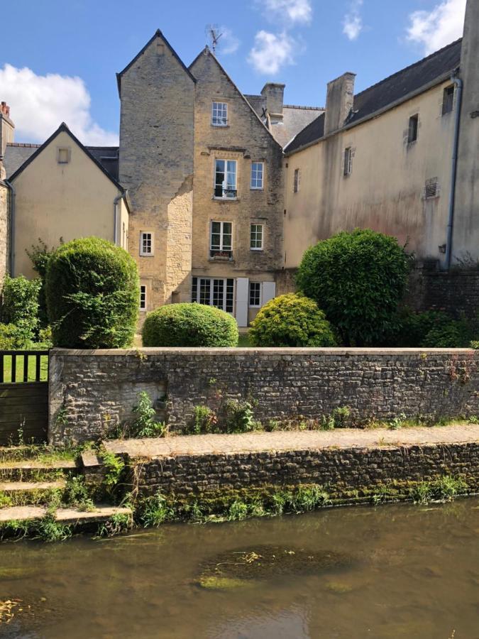 Charmant Appartement Au Coeur De Bayeux Exterior foto