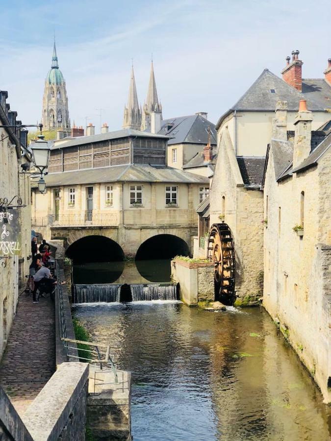 Charmant Appartement Au Coeur De Bayeux Exterior foto